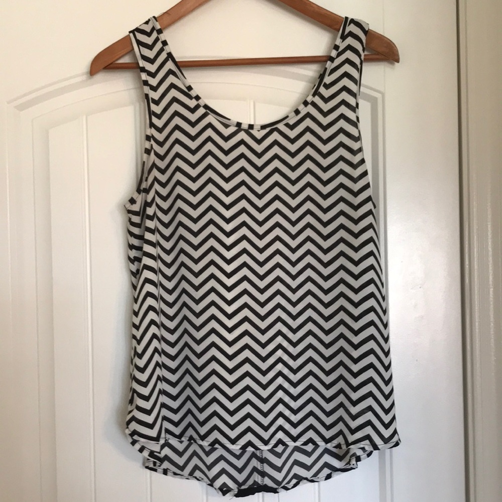Hi-low Chevron Print Tank with Flowy Bow
